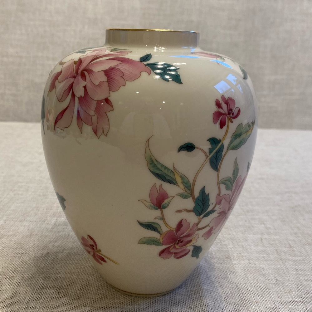 Lenox bulb vase, Barrington Collection.